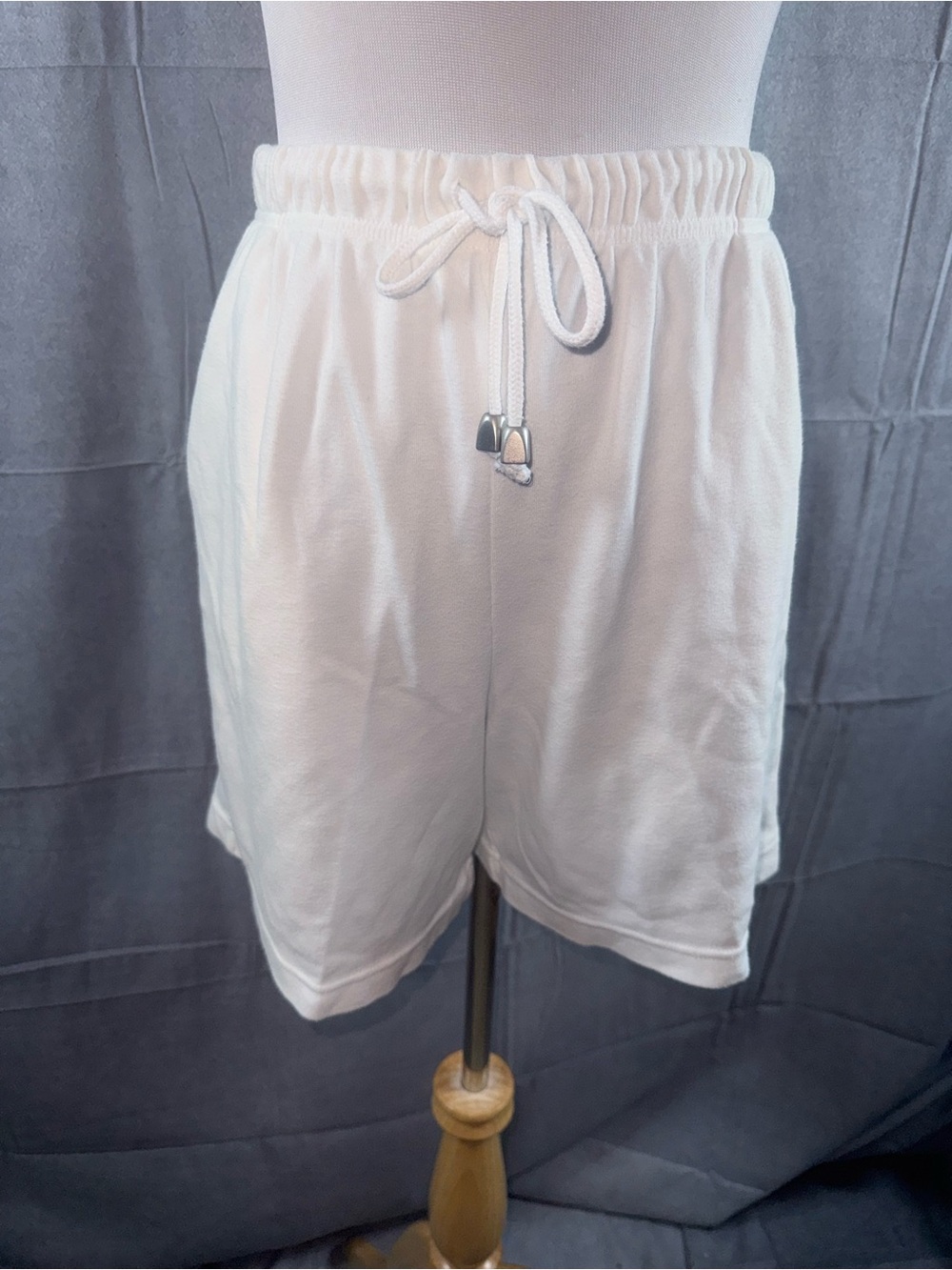 2742-Russ Vintage White Athletic Drawstring Lounge Shorts